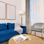 105-1G Studio In Park Ave Location